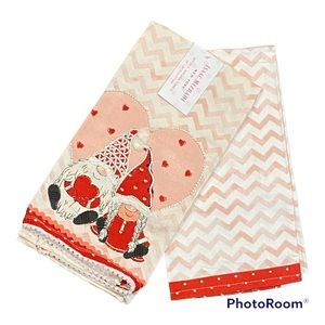 Isaac Mizrahi set of 2 Valentine gnomes kitchen towels